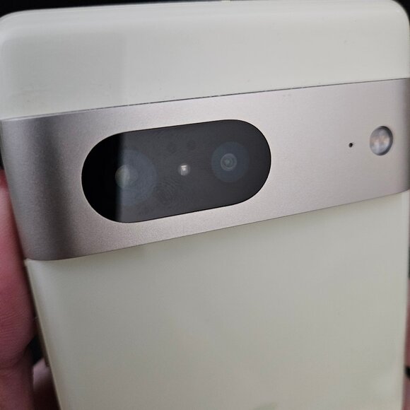 Google Pixel 7 (Unlocked) 128GB Lemongrass - Picture 3 of 11